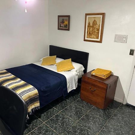 Snug Minimalist Full Bed With 50 Inch Smart Tv, Netflix, Airplay, Mini-Fridge, And 500 Mbps Wifi Near Fiu, Dolphin Mall, Airport Miami Ngoại thất bức ảnh