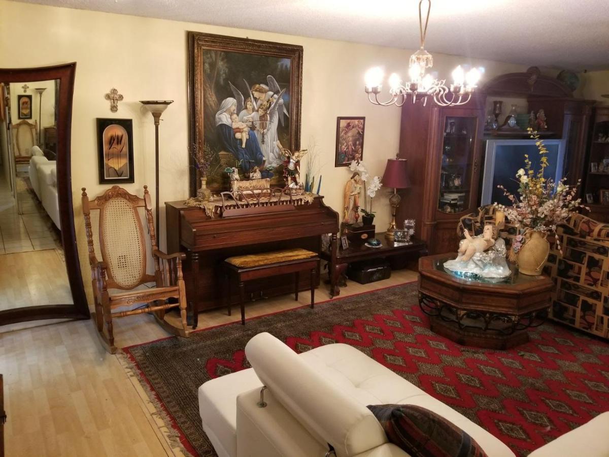 Snug Minimalist Full Bed With 50 Inch Smart Tv, Netflix, Airplay, Mini-Fridge, And 500 Mbps Wifi Near Fiu, Dolphin Mall, Airport Miami Ngoại thất bức ảnh