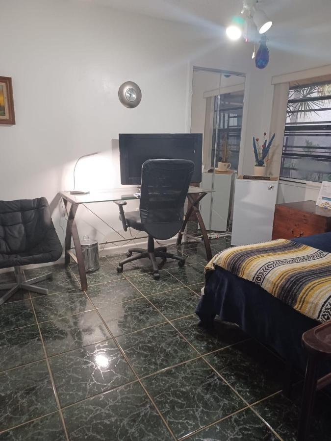 Snug Minimalist Full Bed With 50 Inch Smart Tv, Netflix, Airplay, Mini-Fridge, And 500 Mbps Wifi Near Fiu, Dolphin Mall, Airport Miami Ngoại thất bức ảnh